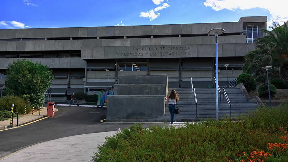 Facultad de Ciencias Económicas y Empresariales de